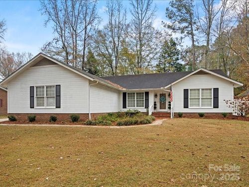 304 Virginia Ave, Cheraw, SC, 29520-1528 | Card Image