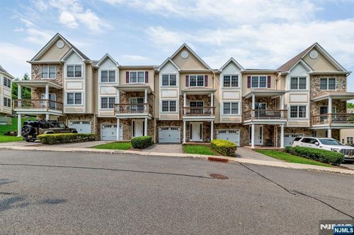15 Halina Ln, Butler, NJ, 07405-1556 | Card Image