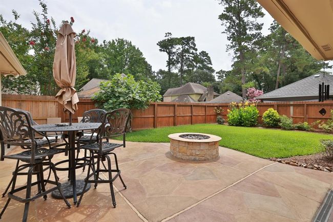Plenty of beautiful space for outdoor dining as well! | Image 38