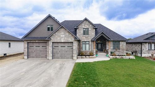 411 Jane St, Palmerston, ON, N0G2P0 | Card Image