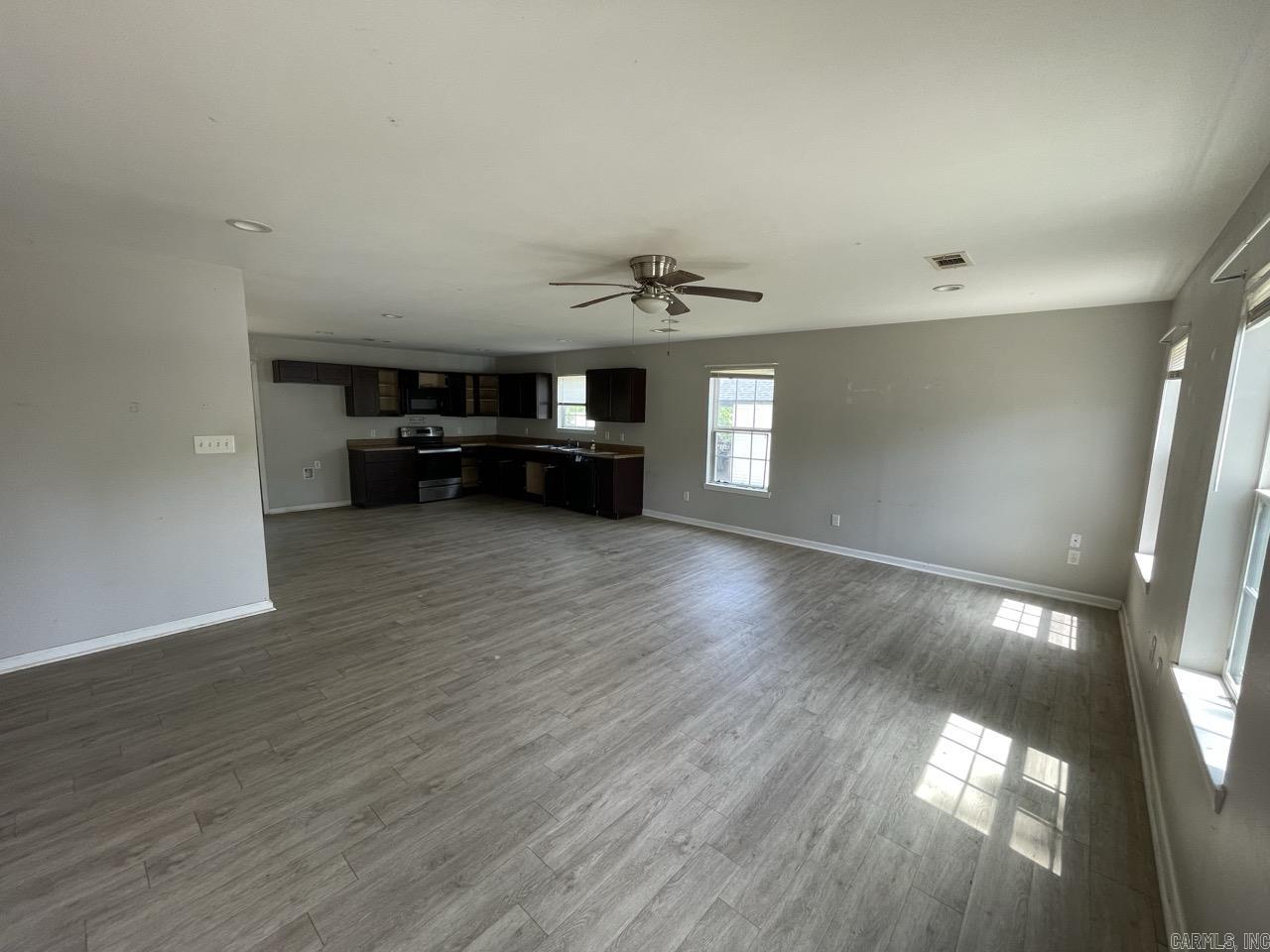 Residential in Lonsdale 4