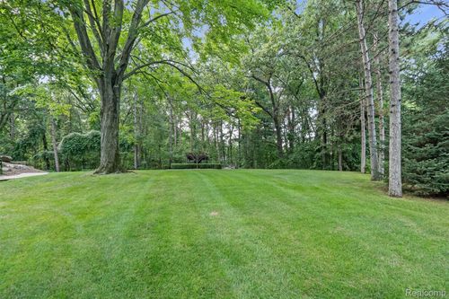 5484 Waldon Rd, Clarkston, MI, 48348-4817 | Card Image