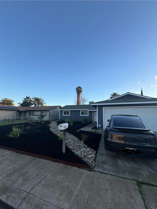 2542 Bradford Way, Riverbank, CA, 95367 | Card Image