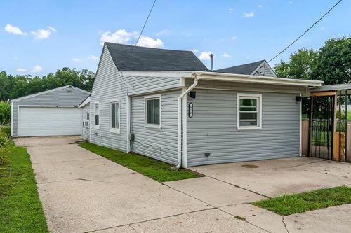 610 Clark St, SOUTH BELOIT, IL, 61080-1320 | Card Image