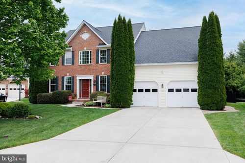 749 Rustling Leaf Ct, ELDERSBURG, MD, 21784-8530 | Card Image