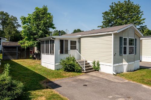 23 Columbia Dr, Newmarket, NH, 03857-4403 | Card Image