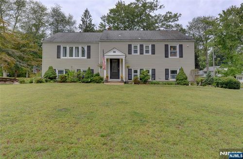 19 Kenneth Rd, Morris Plains, NJ, 07950-3214 | Card Image