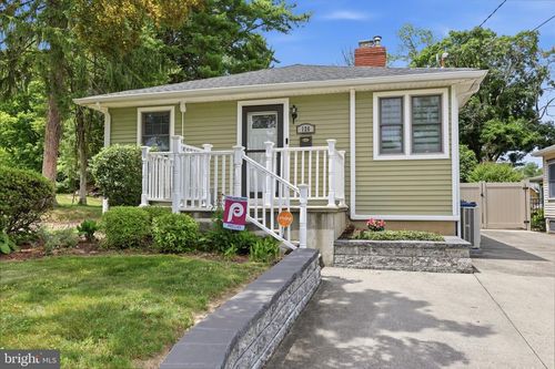126 W Maple Ave, MORRISVILLE, PA, 19067-6645 | Card Image