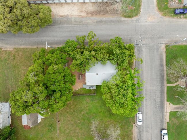 261 N Water St, House other with 2 bedrooms, 1 bathrooms and null parking in La Grange TX | Image 29