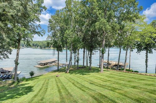 261 Shore Dr, Moneta, VA, 24121-2418 | Card Image