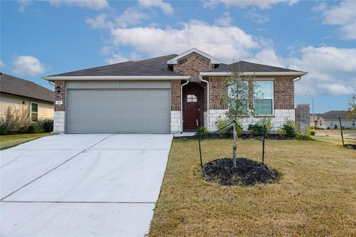 401 Abbey Ln, Lockhart, TX, 78644-3681 | Card Image