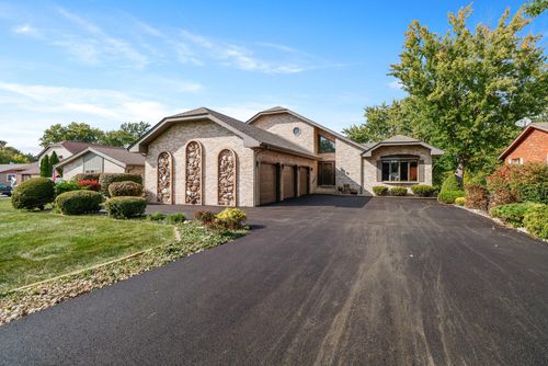 1695 Sunnyslope Dr, Crown Point, IN, 46307-7759 | Card Image
