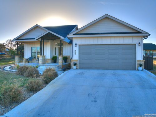 218 Edgewood Cir, Bandera, TX, 78003-4723 | Card Image