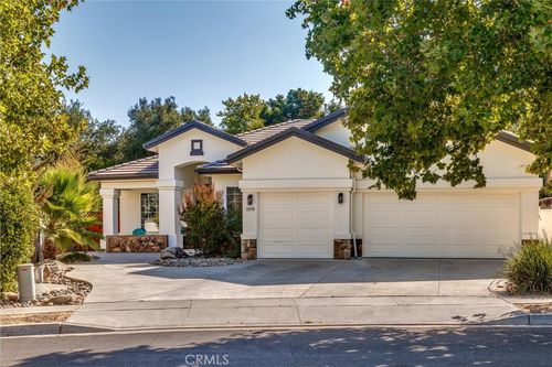 1050 Sleepy Hollow Rd, Paso Robles, CA, 93446-4834 | Card Image
