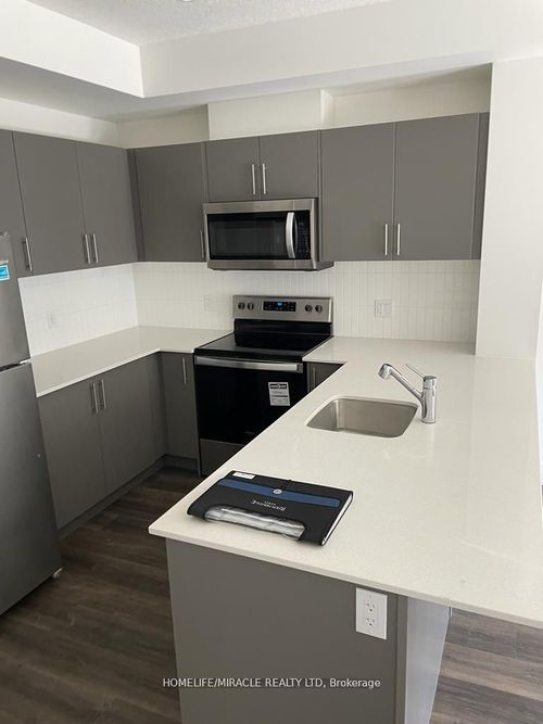 205-1101 Pl Lackner, Kitchener, ON, N2A0L3 | Card Image