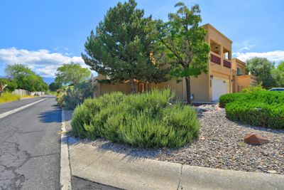 6020 Nasci Drive Ne, House other with 3 bedrooms, 2 bathrooms and null parking in Albuquerque NM | Image 2