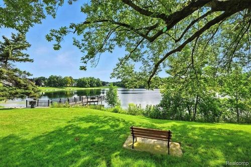 20204 Longwood Ct, Northville, MI, 48167-1929 | Card Image