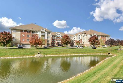 5201 Warrens Way, Wanaque, NJ, 07465-1653 | Card Image