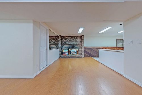 768 Como Lake Ave, Coquitlam, BC, V3J3N1 | Card Image