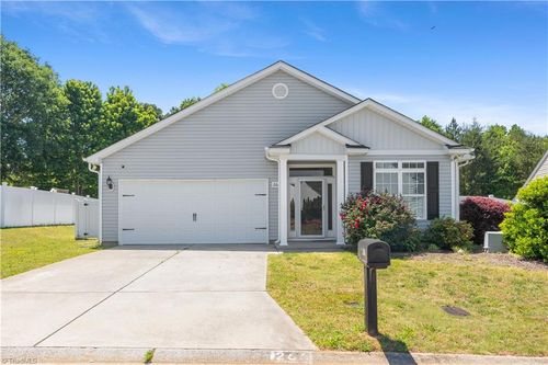 266 Kendall Dr, Winston Salem, NC, 27107-6889 | Card Image