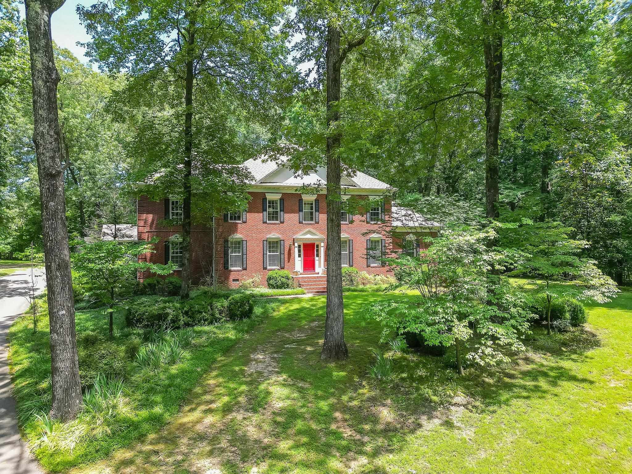 Northwind Dr, Jackson, TN 38305