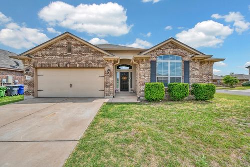 9801 Shallow Creek Dr, Waco, TX, 76708-6199 | Card Image