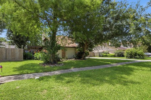 2315 Hampton Rd, League City, TX, 77573-3415 | Card Image