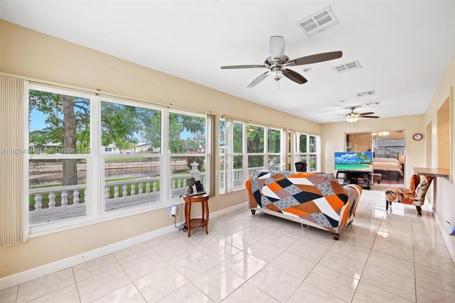6905 Nw 73 Rd St, House other with 2 bedrooms, 2 bathrooms and null parking in Tamarac FL | Image 10