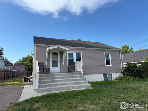 1124 W 7th St, Wray, CO, 80758-1422 | Card Image