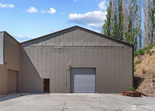 1260 Lower Sunnyslope Rd, Wenatchee, WA, 98801-9611 | Card Image