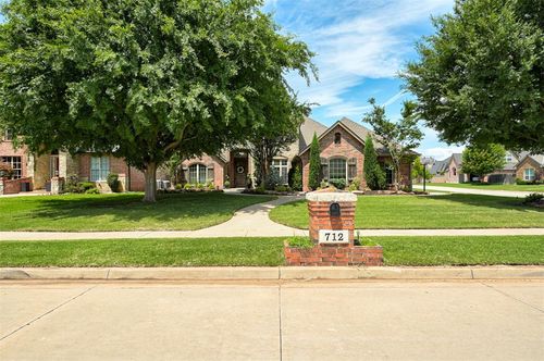 712 Trisha Ln, Norman, OK, 73072-3718 | Card Image