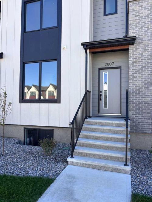 2807 16 Avenue, Coaldale, AB, T1M1N1 | Card Image