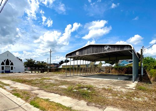 933 Goode St, Houma, LA, 70360-5635 | Card Image