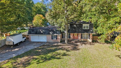 2329 Melody Lane, Burton, MI, 48509 | Card Image