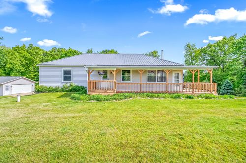 10635 D Dr N, Ceresco, MI, 49033-9647 | Card Image