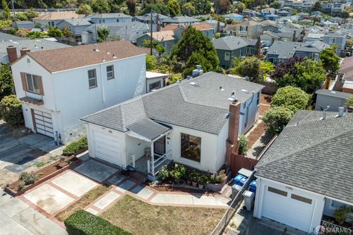 122 Drake Ave, South San Francisco, CA, 94080-1620 | Card Image