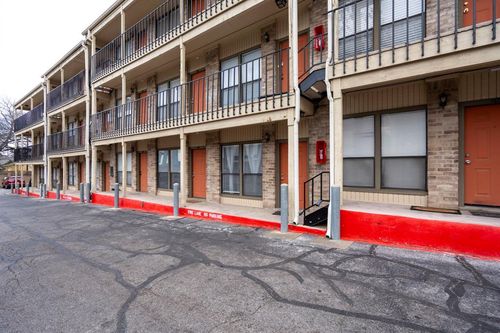 110-3000 Guadalupe St, Austin, TX, 78705-2832 | Card Image