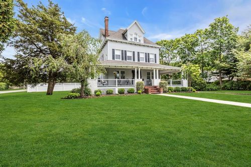 33 Nelson Ave, Blue Point, NY, 11715-1230 | Card Image