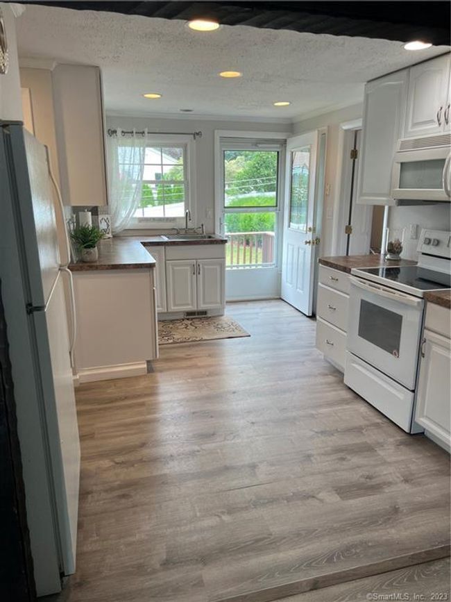 16 Clearwater Road Road, House other with 3 bedrooms, 2 bathrooms and null parking in Old Saybrook CT | Image 5