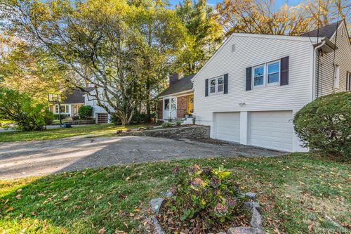 73 Hilary Cir, New Rochelle, NY, 10804-1805 | Card Image