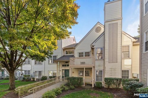 11 Evergreen Dr, Clifton, NJ, 07014-1360 | Card Image