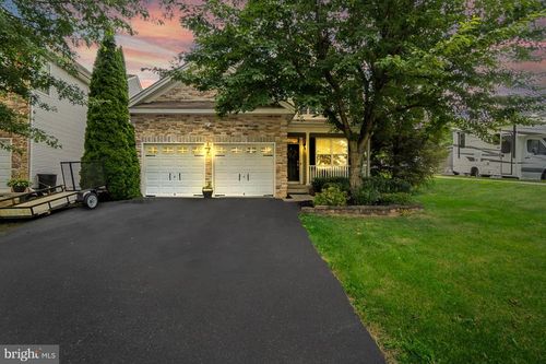 2429 S Front St, ALLENTOWN, PA, 18103-5352 | Card Image