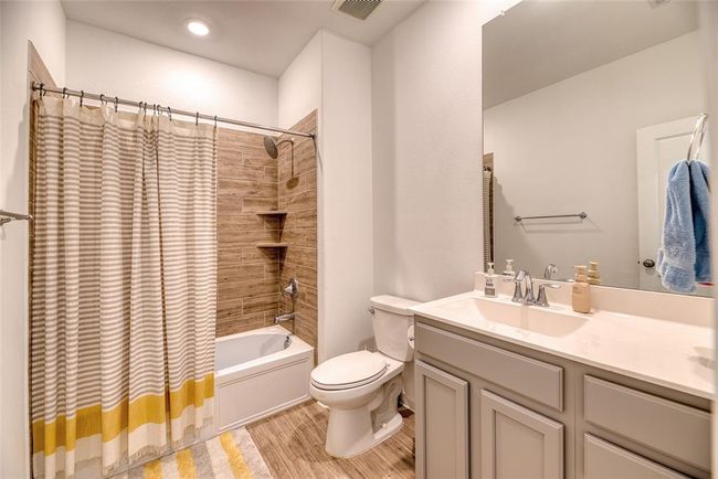Secondary bathroom | Image 16
