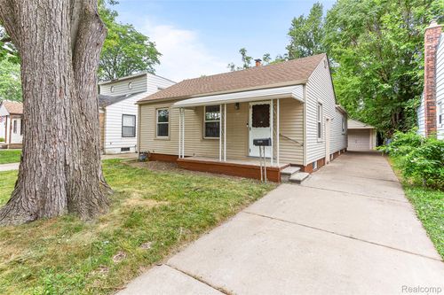 26396 Pennie St, Dearborn Heights, MI, 48125-1335 | Card Image