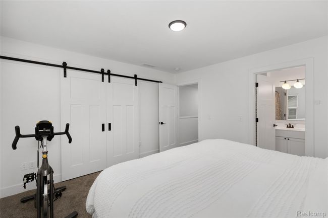 Primary bedroom with large walk-in closet! | Image 20