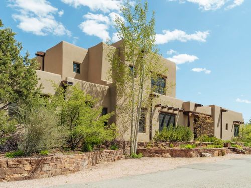 305 De Vargas Ln, Taos, NM, 87571-6562 | Card Image
