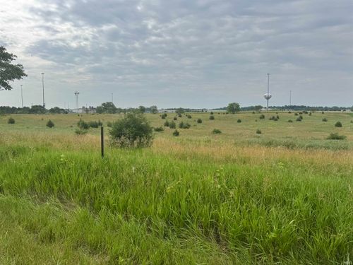 W. Country 800 N Howe Road, Howe, IN, 46746 | Card Image