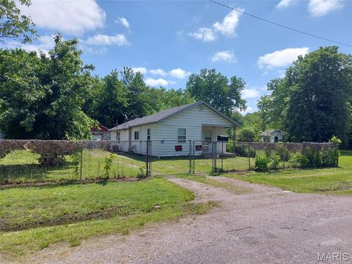 1918 N 57th St, East Saint Louis, IL, 62204-2212 | Card Image