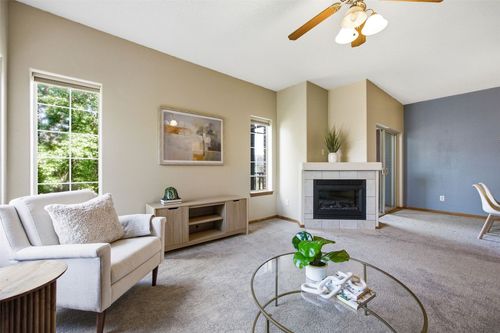 360 Camden Rd, Iowa City, IA, 52245-9270 | Card Image