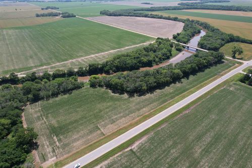 000 N Ridge Rd, Valley Center, KS, 67147 | Card Image